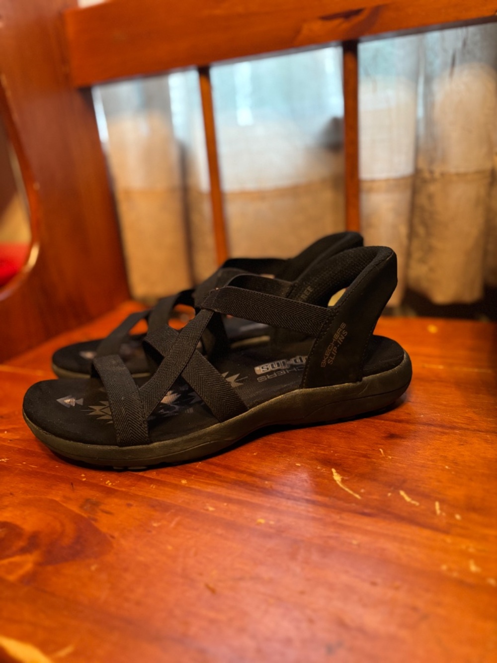 Sketchers slip in sandals - Picture 2 of 3